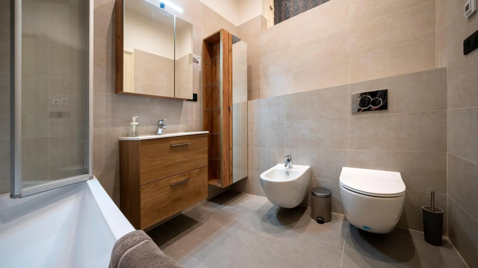 Apartment Old Town - 3 Room 2 Bathroom Balcony Prague
