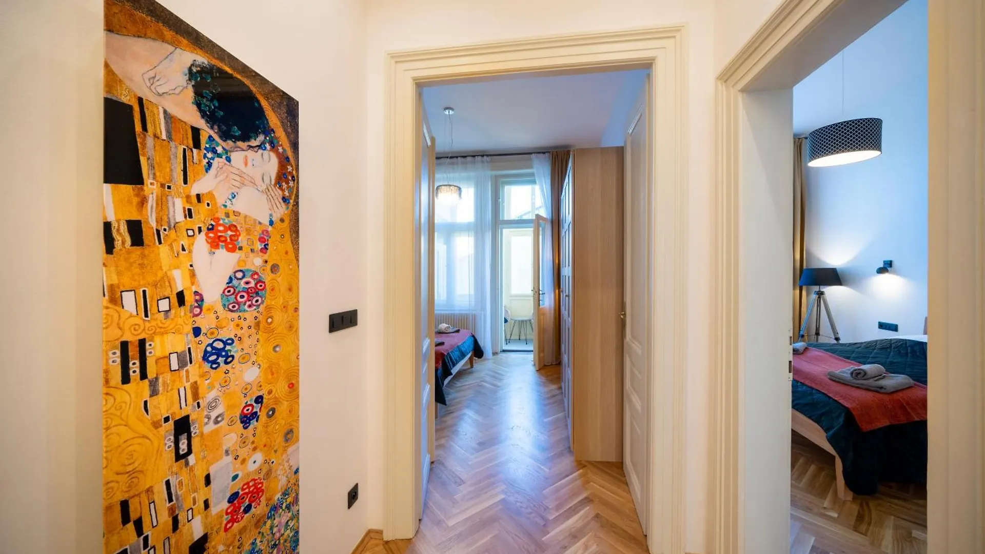 Old Town - 3 Room 2 Bathroom Balcony Prague Apartment