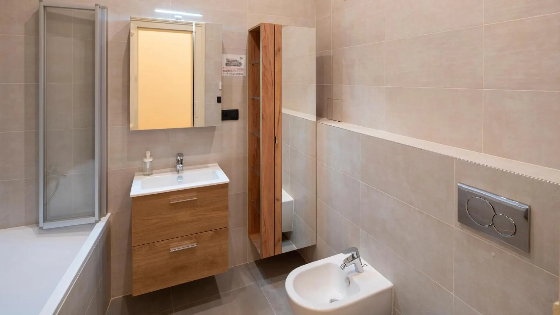 Apartment Old Town - 3 Room 2 Bathroom Balcony Prague Czech Republic